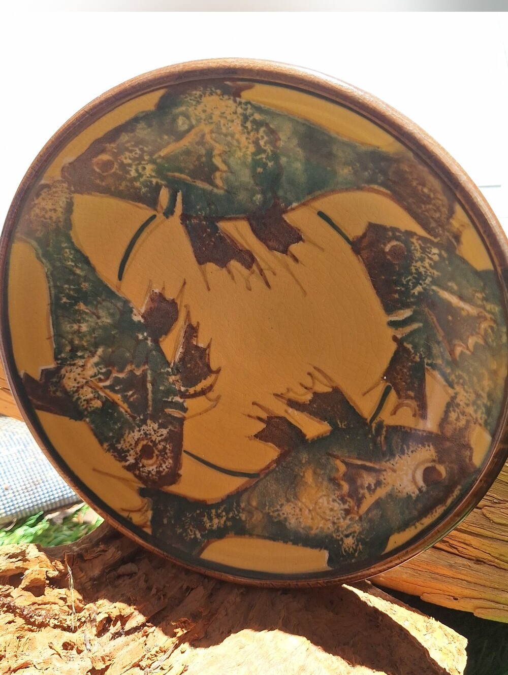 Yellow and Green Fish Motif Decorative Ceramic Bowl - Signed - Picture 5 of 10